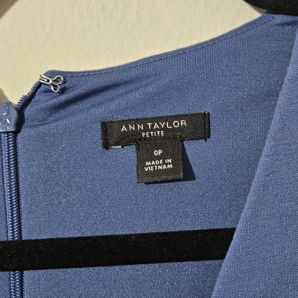 Ann Taylor Sheath Dress - Picture 6 of 6